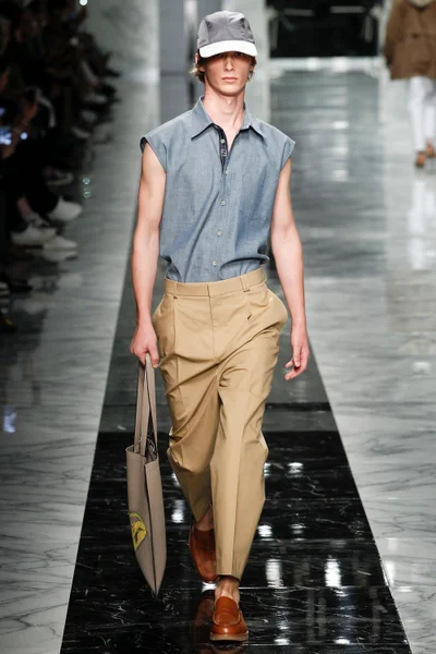 Look 3